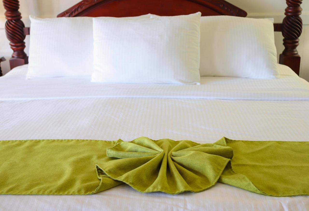 Hotel Victoriano ซานฮวนเดลซูร์ ภายนอก รูปภาพ