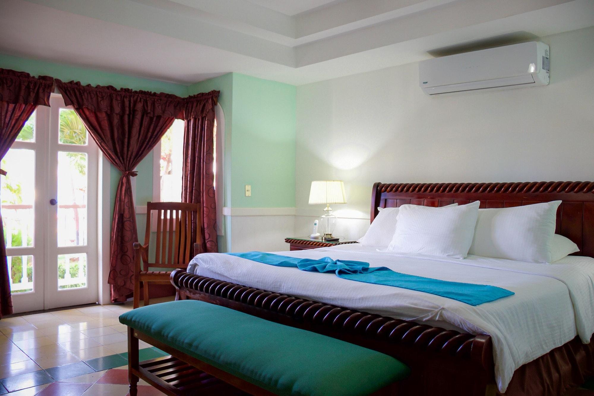 Hotel Victoriano ซานฮวนเดลซูร์ ภายนอก รูปภาพ