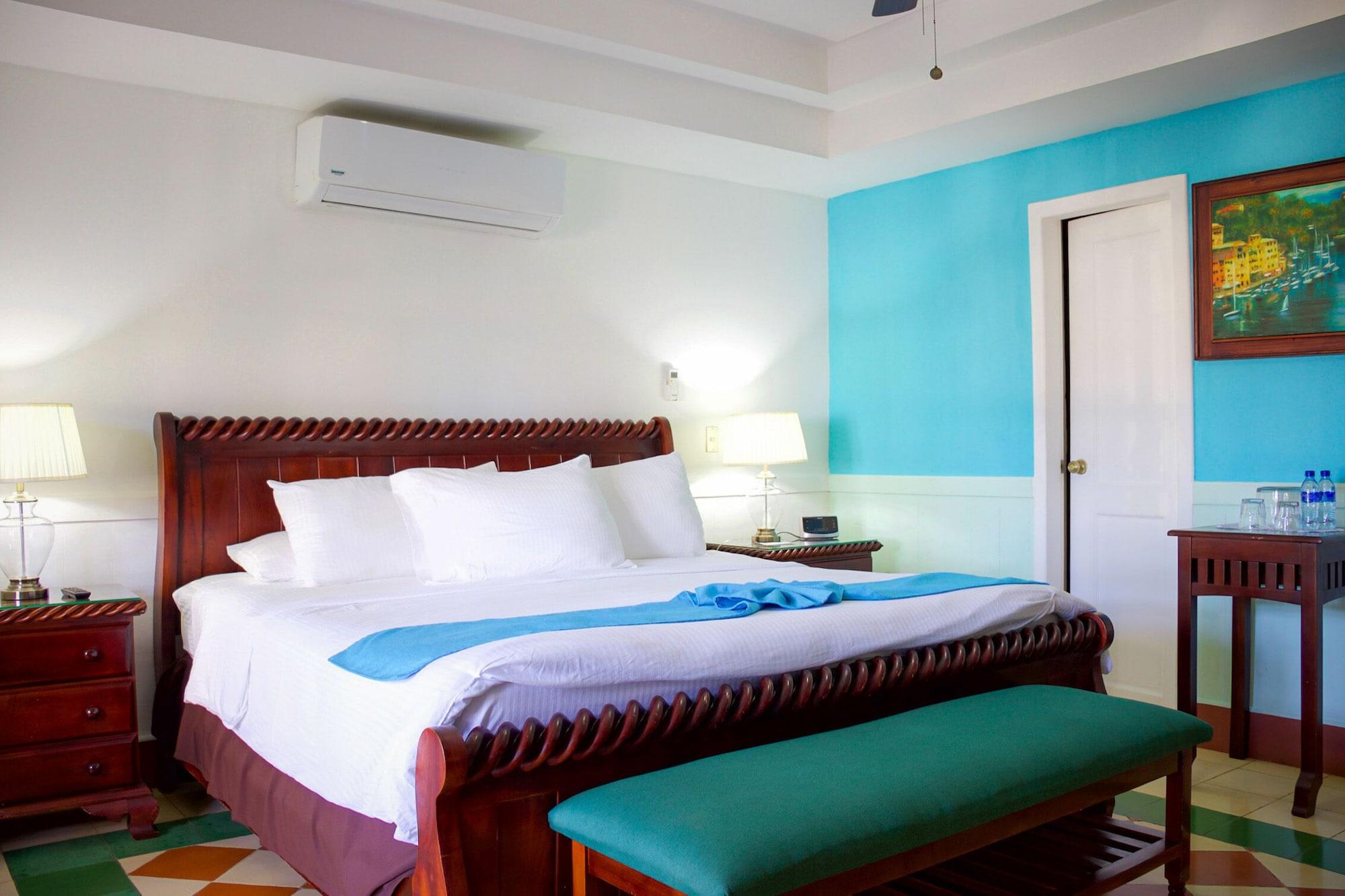 Hotel Victoriano ซานฮวนเดลซูร์ ภายนอก รูปภาพ